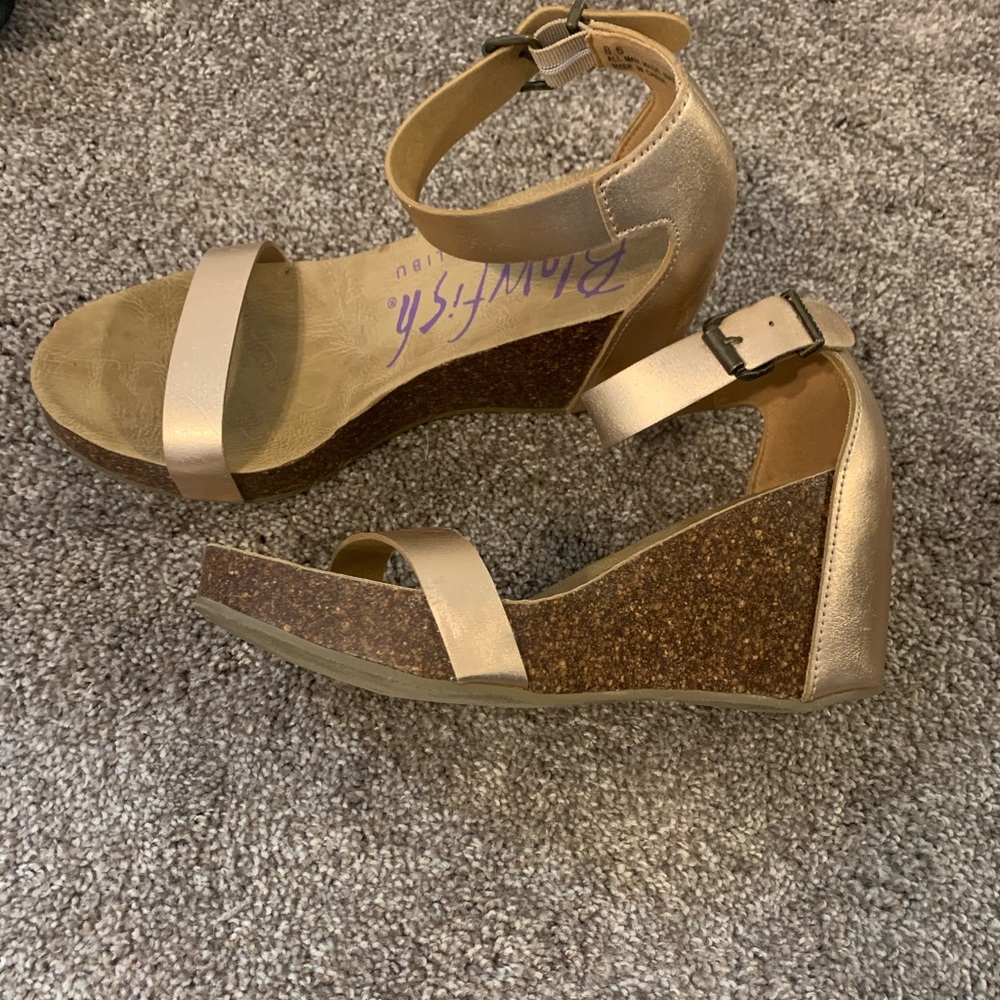 Rose gold wedges